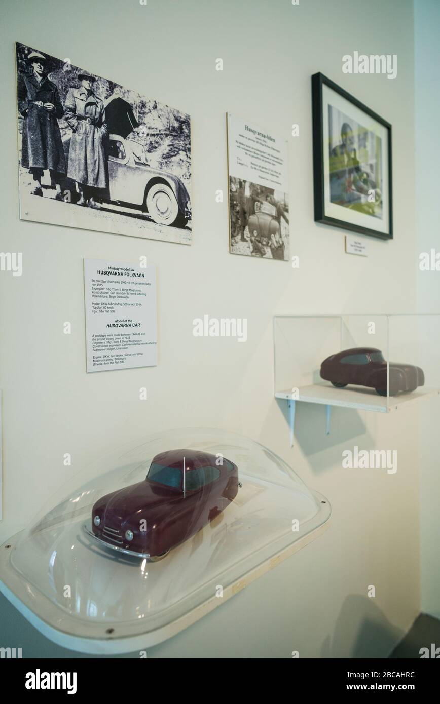 Suède, Sud-est de la Suède, région du lac de Mattern, Jonkoping-Husqvarna, Husqvarna Fabriksmuseum, Husqvarna Factory Museum, modèle de voiture Husqvarna datant des années 1950, TH Banque D'Images