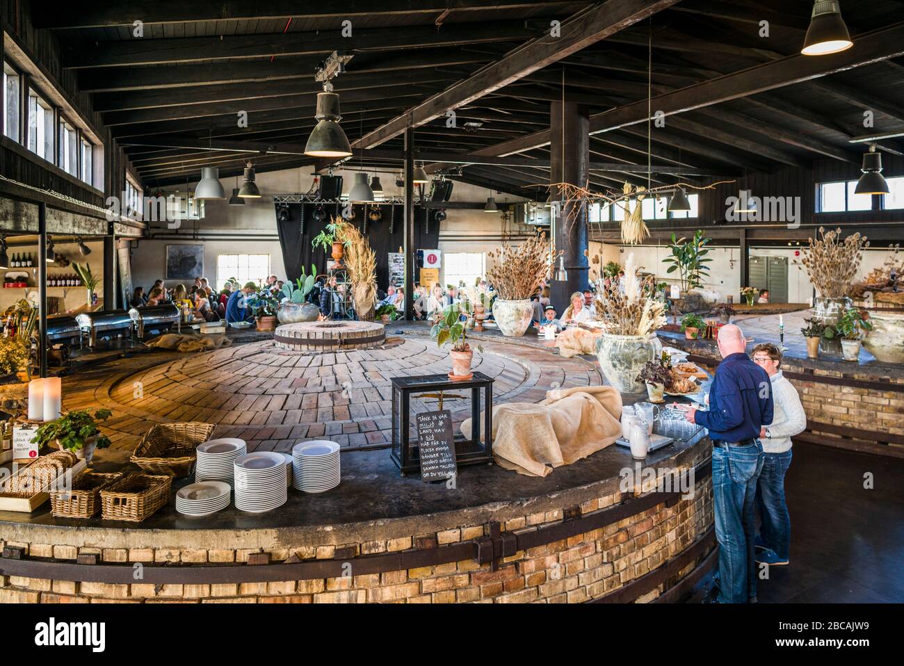 Suède, Scania, Hoganas, Hoganas Saltglaserat poterie complexe, restaurant dans la poterie antique, Banque D'Images