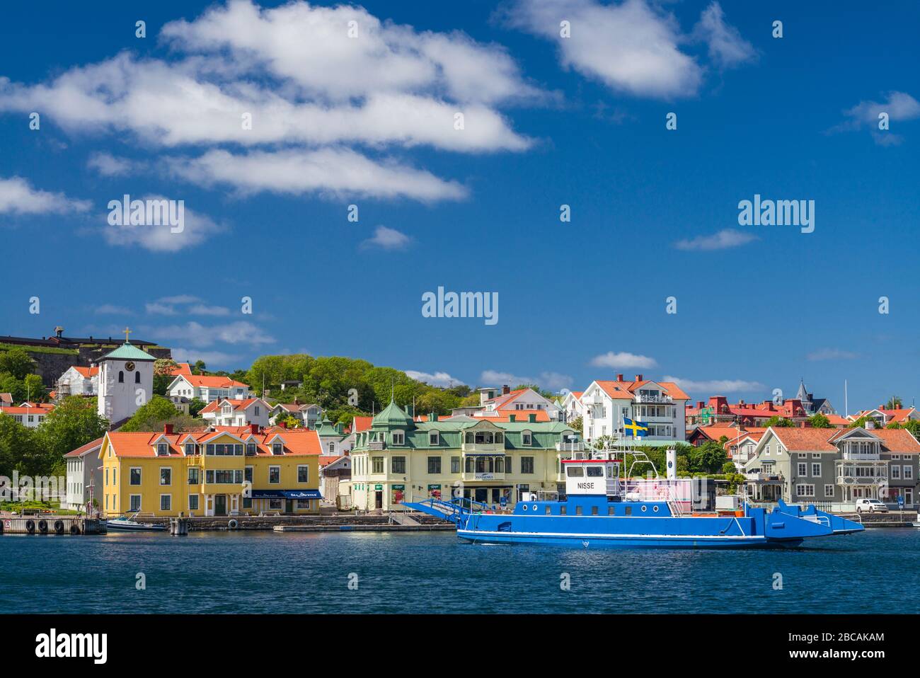 Suède, Bohuslan, Marstrand, vue sur la ville insulaire Banque D'Images