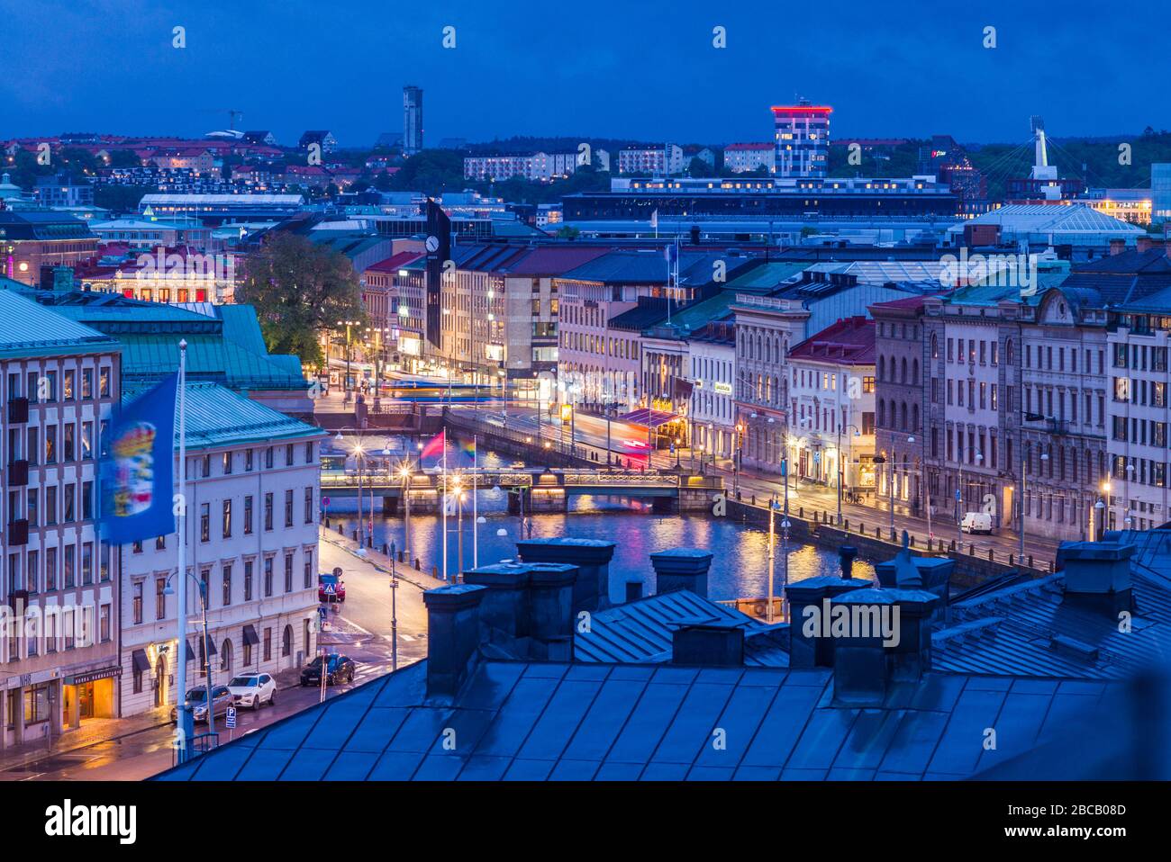 Suède, Vastragotland et Bohuslan, Göteborg, vue sur la ville, par le canal Stora Hamnkanalen, crépuscule Banque D'Images