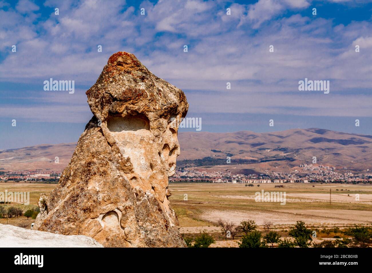 Paysage pittoresque sur le parc national de Göreme. Cappadoce, Turquie. Vue panoramique sur les piliers de l'altération dans la vallée des moines. Pashabag. Banque D'Images