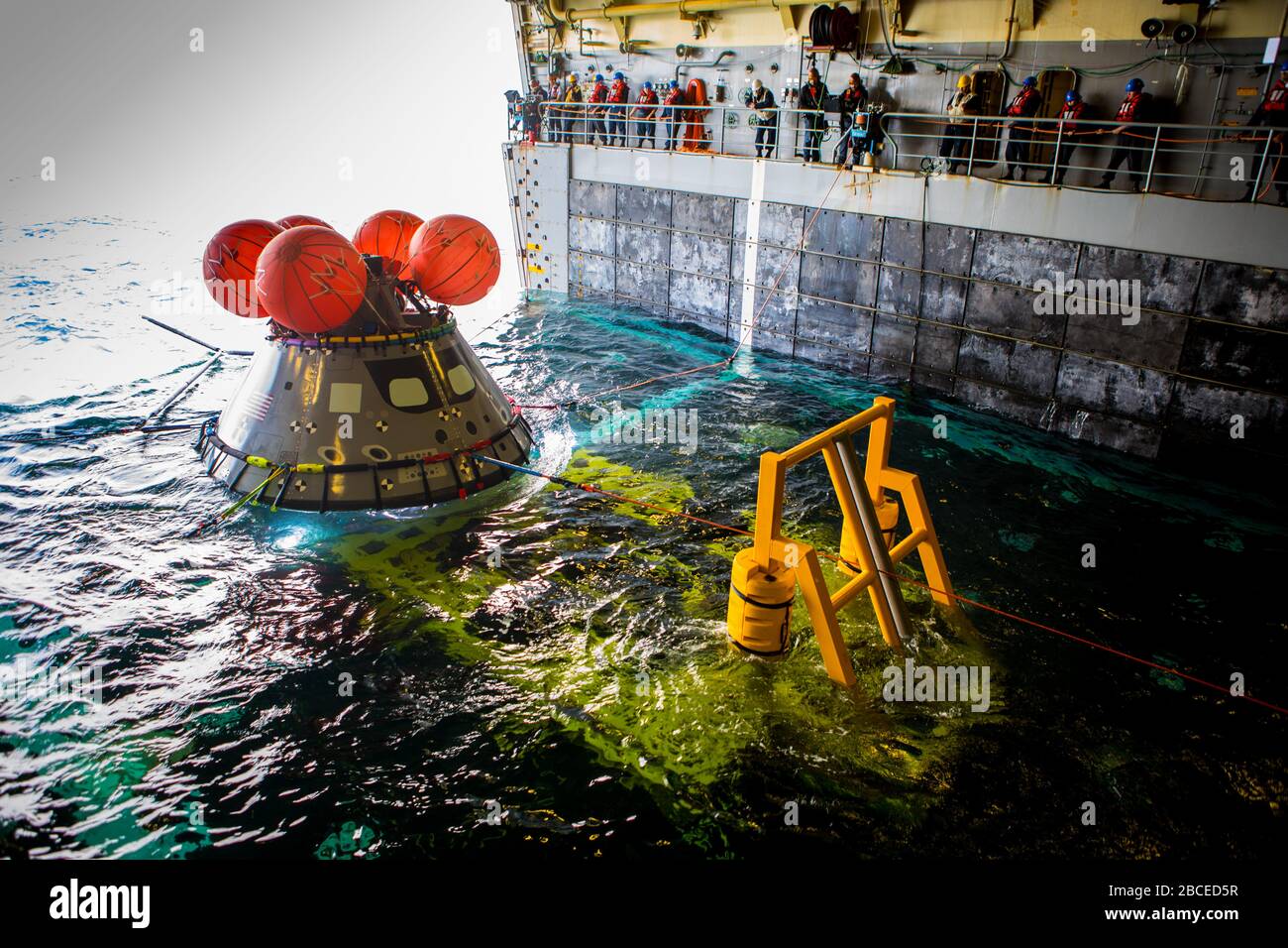FLORIDA, États-Unis - 14 mars 2020 - au cours de l'essai de rétablissement 8 en cours, l'équipe d'atterrissage et de rétablissement de la NASA de exploration Ground Systems à Kennedy Space cent Banque D'Images