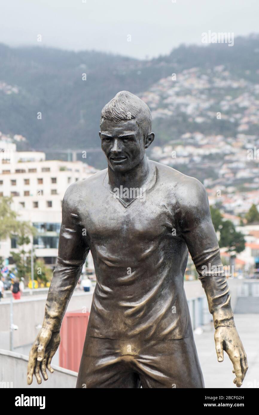 Statue du joueur de football Cristiano Ronaldo du Portugal au Musée du 7 dans la ville de Funchal sur l'île de Madère du Portugal. Portugal, Madère, Banque D'Images