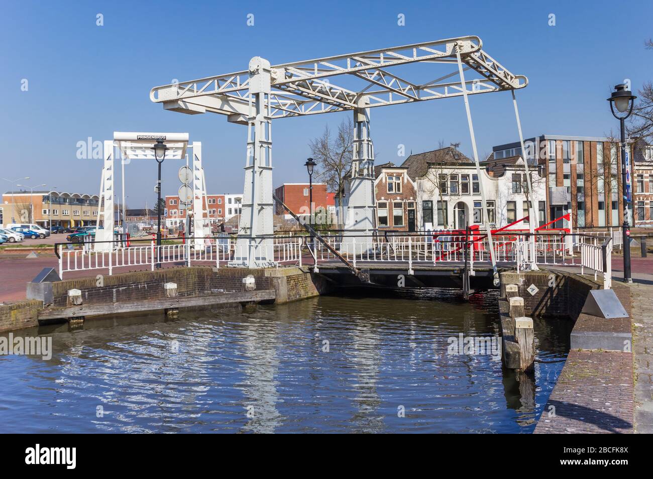 Deux ponts sur les canaux de Meppel, aux Pays-Bas Banque D'Images