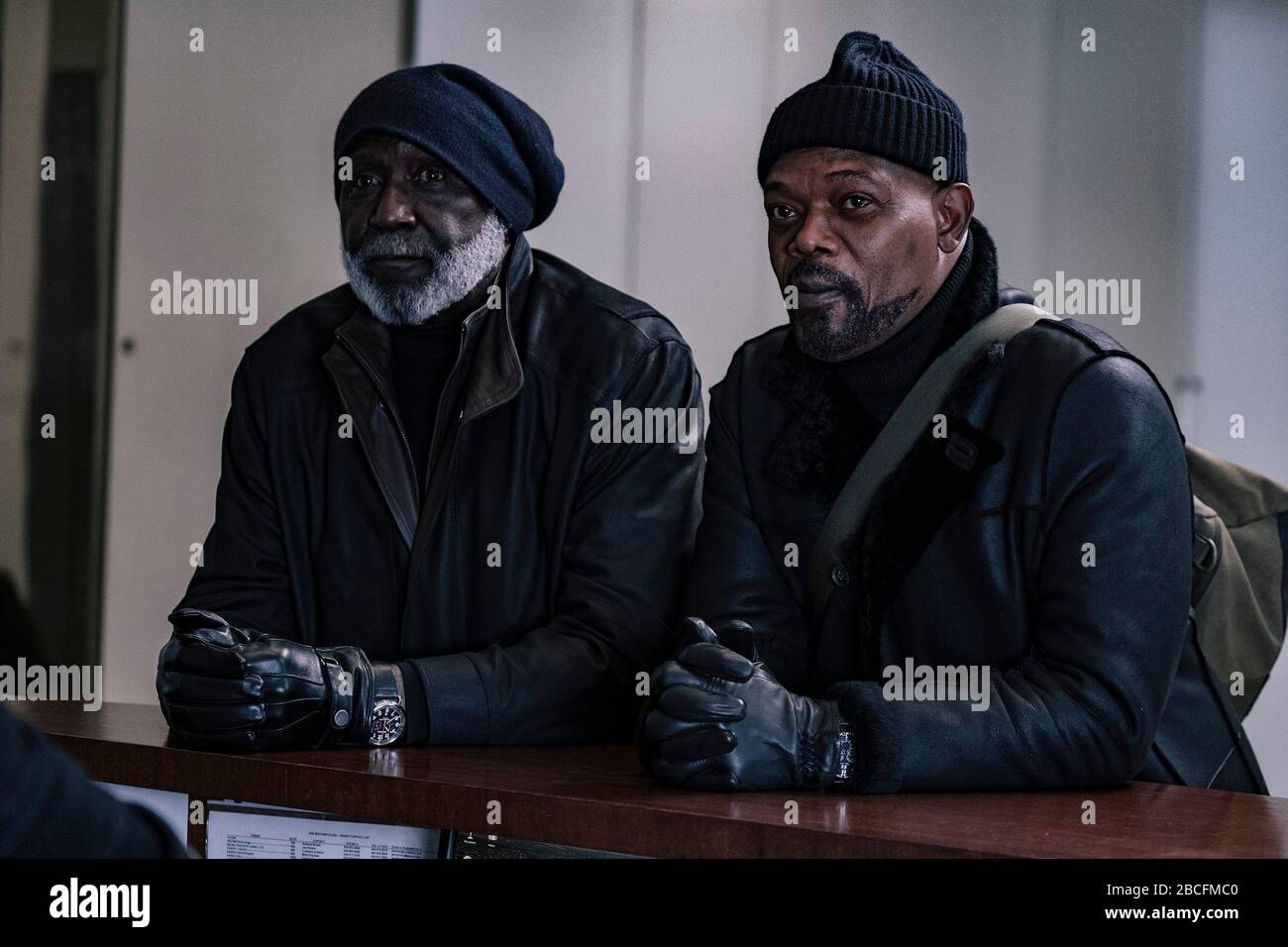 SAMUEL L. JACKSON et RICHARD ROUNDTREE dans SHAFT (2019), réalisé par TIM HISTOIRE. Crédit: Warner Bros. / New Line Cinema / Davis Entertainment / Khala / Album Banque D'Images