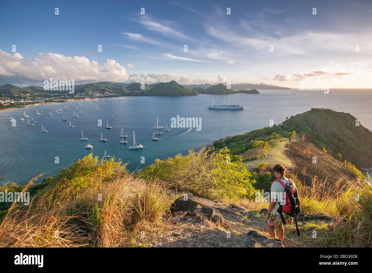 Yachts ancrage dans la célèbre baie de Rodney, l'île des Caraïbes de Sainte-Lucie, Antilles Banque D'Images