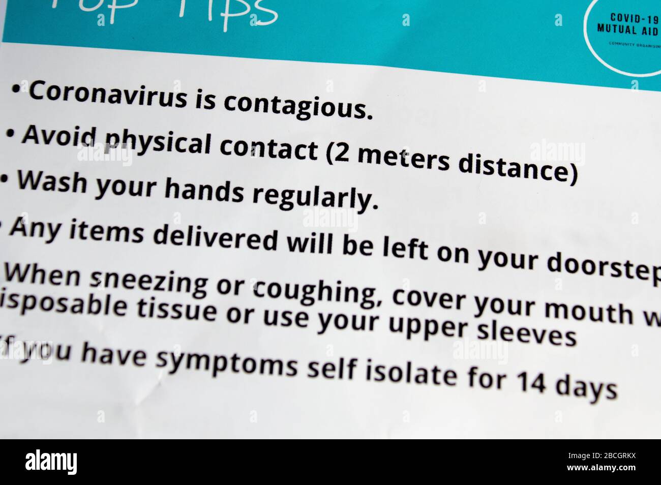 Affiche d'aide communautaire coronavirus / Covid-19 Banque D'Images