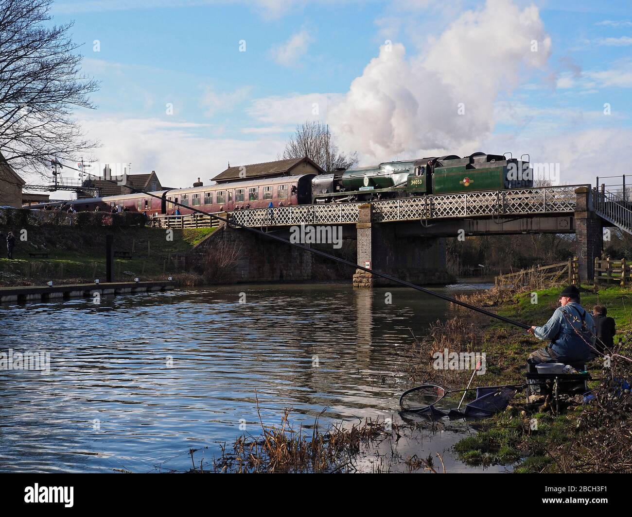 92 E ESCADRON, Nº34081 LA BATAILLE DE LA LOCOMOTIVE À VAPEUR BRITANNIQUE À LA NENE VALLEY HERITAGE RAILWAY 26 FÉVRIER 2017. Vallée du Nene du Northamptonshire Banque D'Images