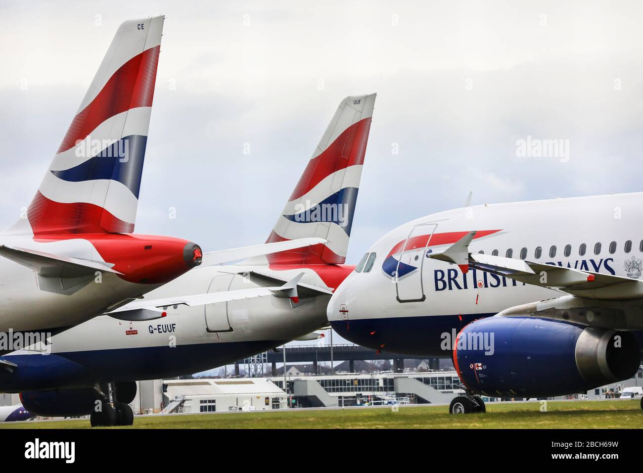 Les avions de British Airways stationnés à l'aéroport international de Glasgow pendant la cause de mise à la terre forcée causée par la pandémie du virus Covid 19 Banque D'Images