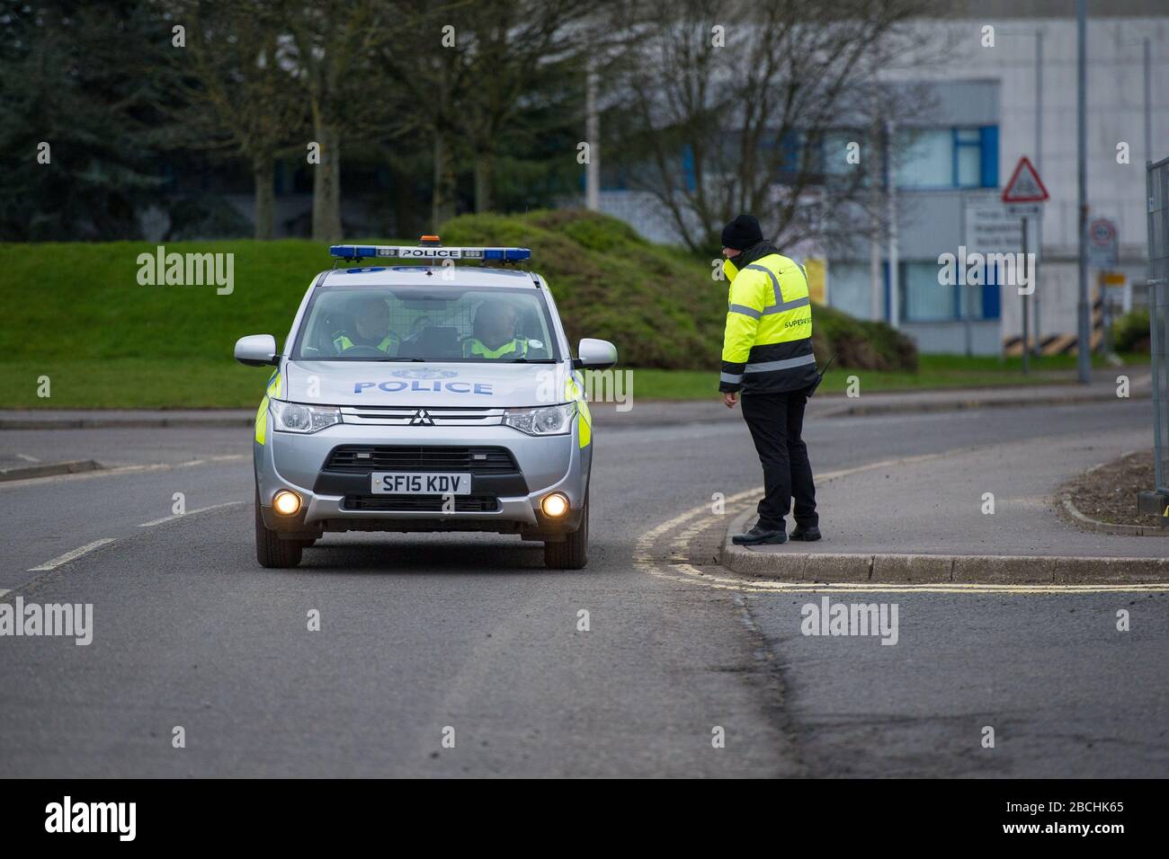 Glasgow, Royaume-Uni. 4 avril 2020. Photo : nouveau centre de test de coronavirus (code 19) de style drive pour l'ouverture de demain. Situé dans le parking de l'aéroport de Glasgow, qui a été transformé en centre de test mobile de style drive pour soutenir la réponse pandémique « Scottish Governments Covid-19 ». Crédit : Colin Fisher/Alay Live News Banque D'Images