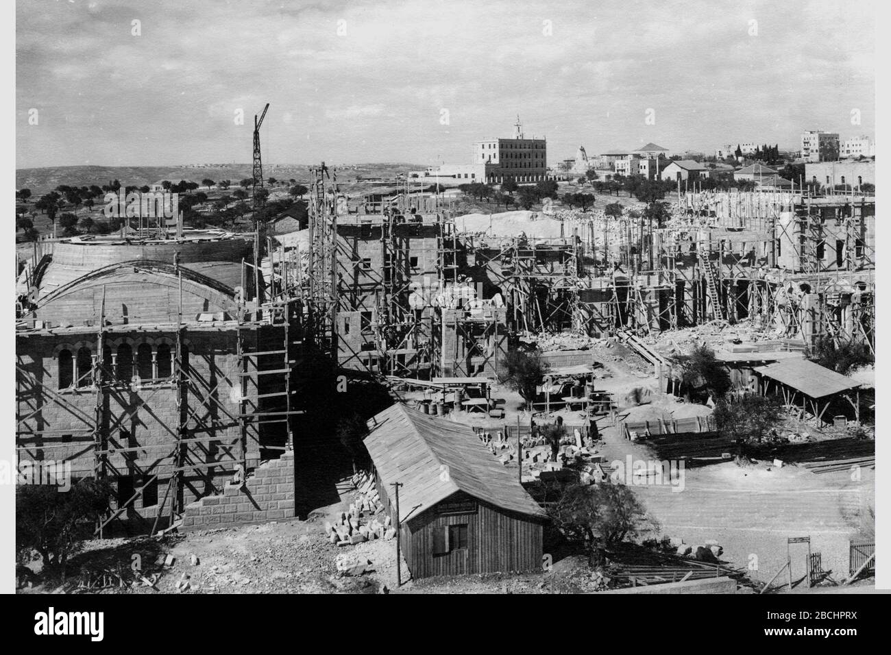 English Vue Generale De La Construction Du Gymnase Et Du Batiment Principal De L An Y M C A A Jerusalem U E O U O C U O O U E O I U U I I U C C U