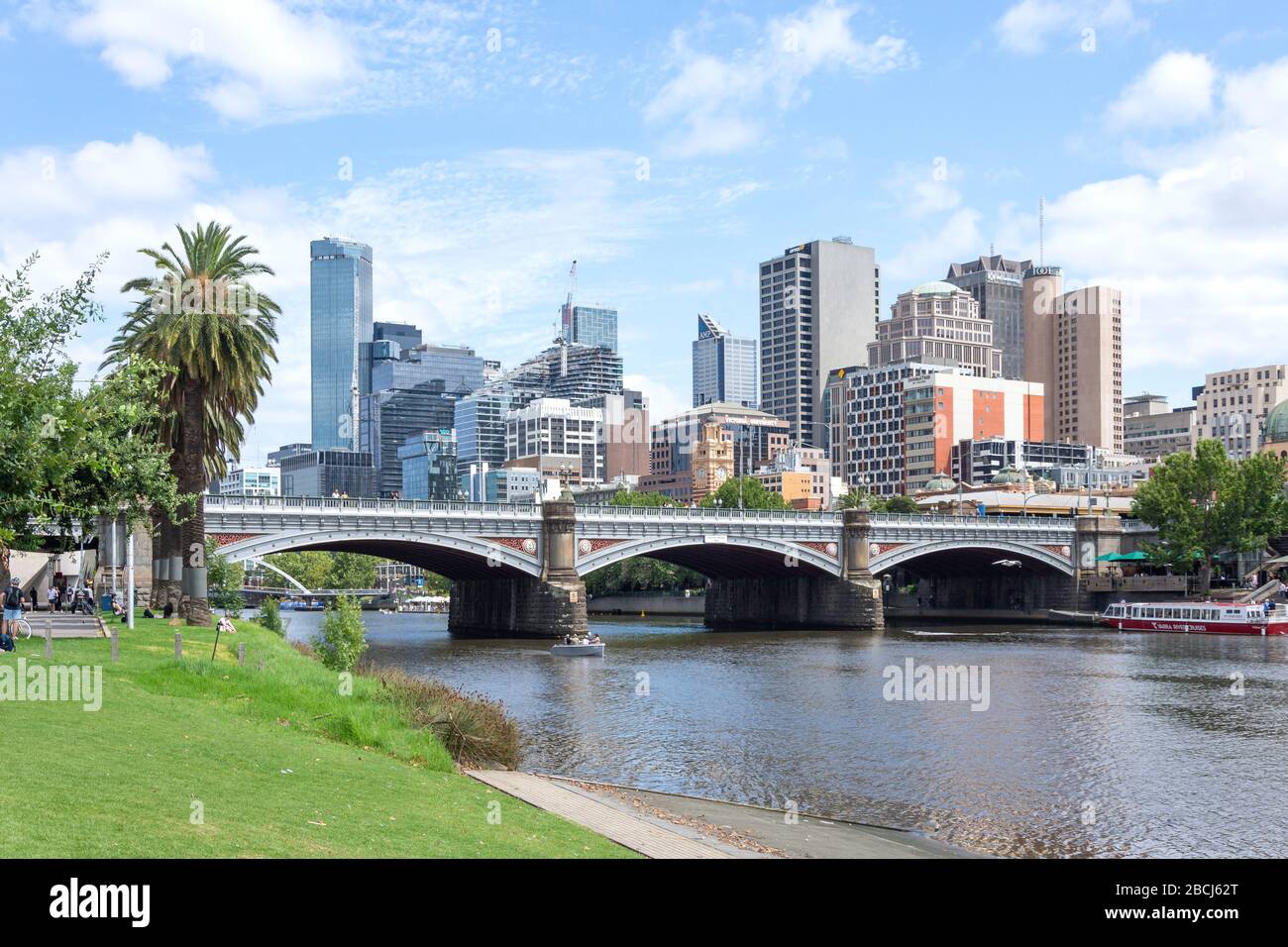 Quartier central des affaires (CBD) de l'autre côté de la Yarra River, City Central, Melbourne, Victoria, Australie Banque D'Images