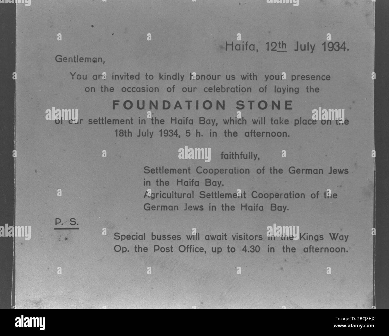 English Carte D Invitation A La Ceremonie De Pose De Pierres De La Fondation Des Colonies De La Baie D Haifa U N O U Ss O E E U U O O O