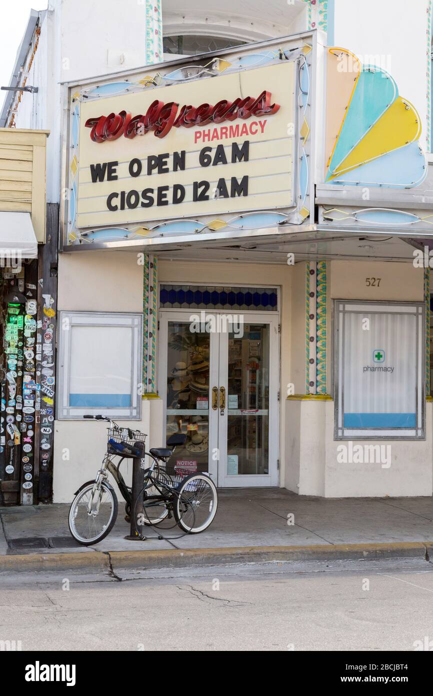 Entrée Walgreens dans un vieux théâtre à Key West, Floride, États-Unis. Banque D'Images