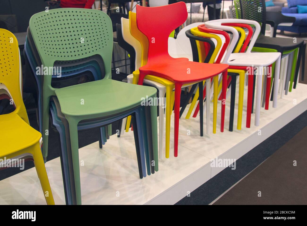 Différents types de chaires dans les intérieurs store Banque D'Images