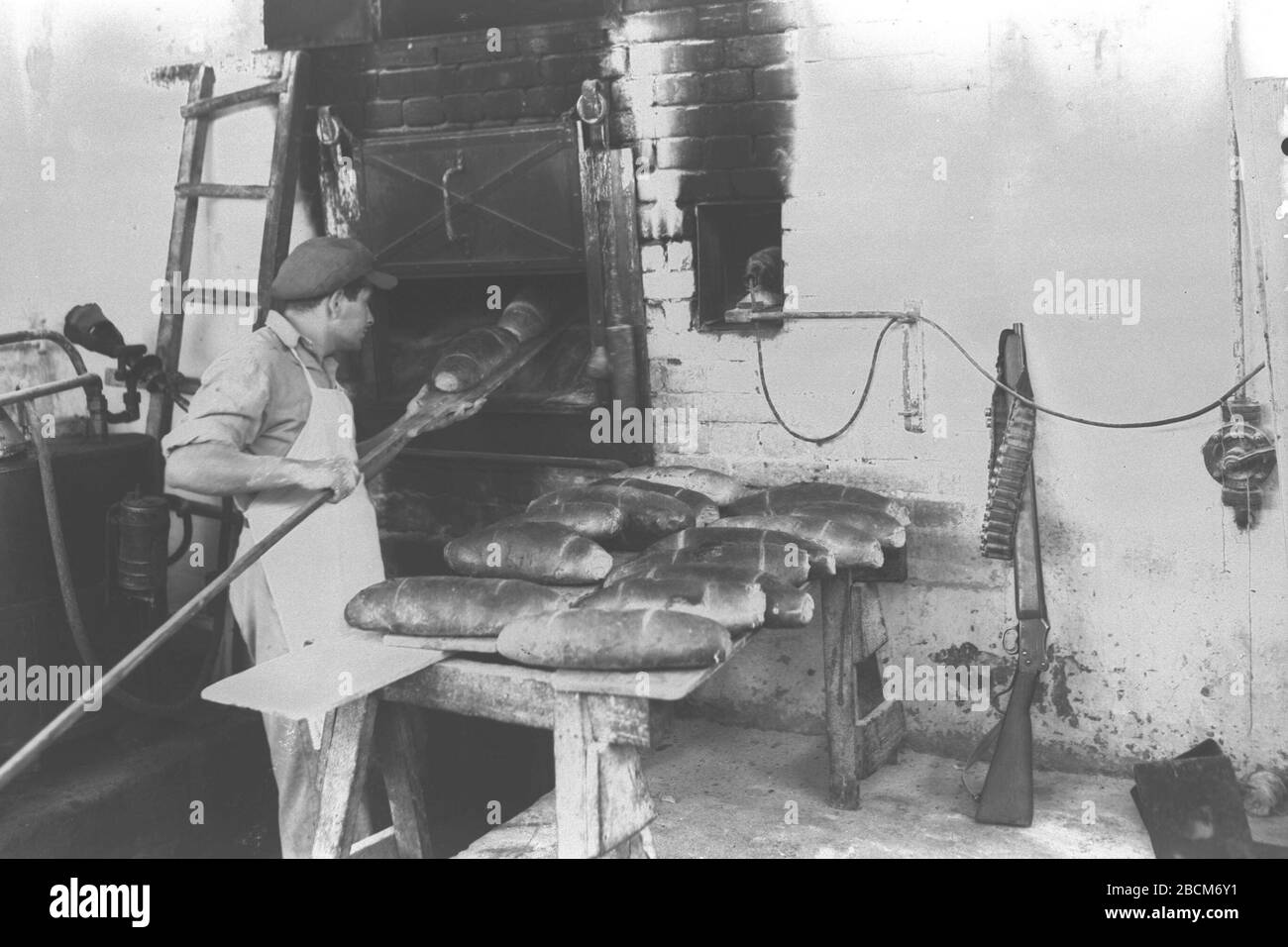 English La Boulangerie De Kibbutz A Giver Brener U E O O E Ss O E I I E E 01 11 1938 Cette Etiquette N Indique Pas Le Statut De Copyright De L œuvre Jointe