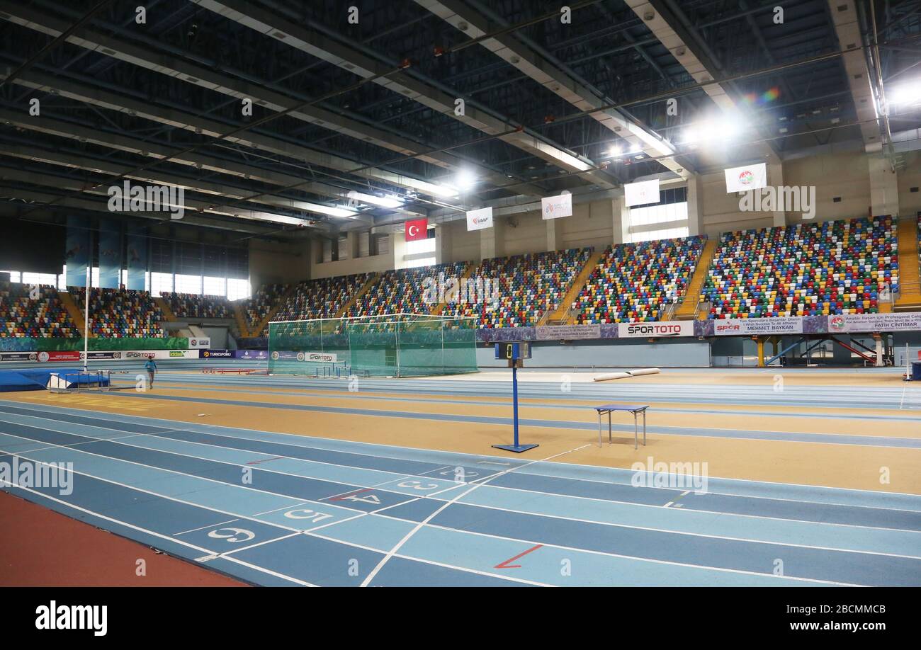 ISTANBUL, TURQUIE - 15 OCTOBRE : piste sportive Asli Cakir Alptekin le 15 octobre 2019 à Istanbul, Turquie. Banque D'Images