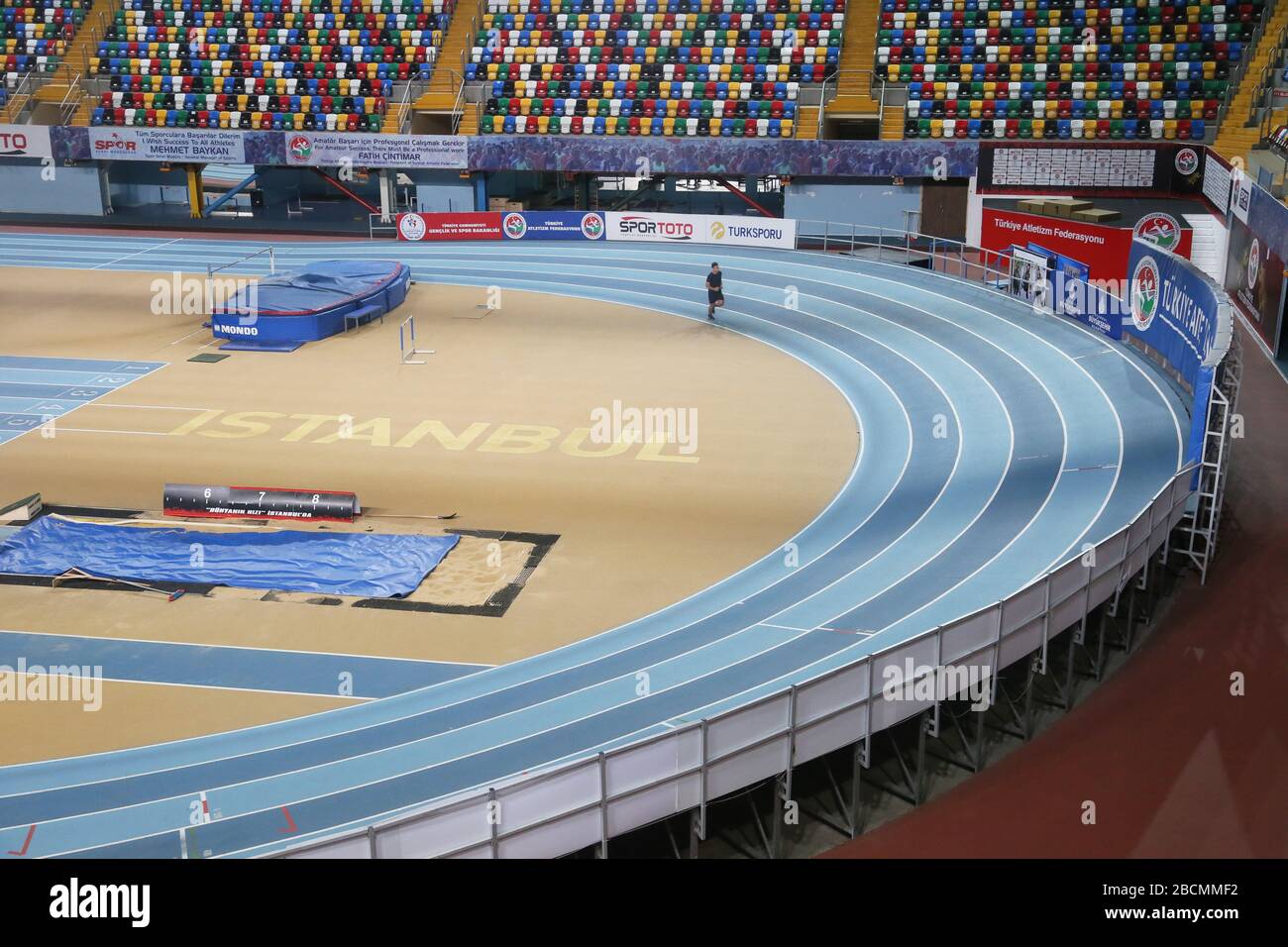 ISTANBUL, TURQUIE - 15 OCTOBRE : piste sportive Asli Cakir Alptekin le 15 octobre 2019 à Istanbul, Turquie. Banque D'Images ISTANBUL, TURQUIE - 15 OCTOBRE : piste sportive Asli Cakir Alptekin le 15 octobre 2019 à Istanbul, Turquie. Banque D'Images