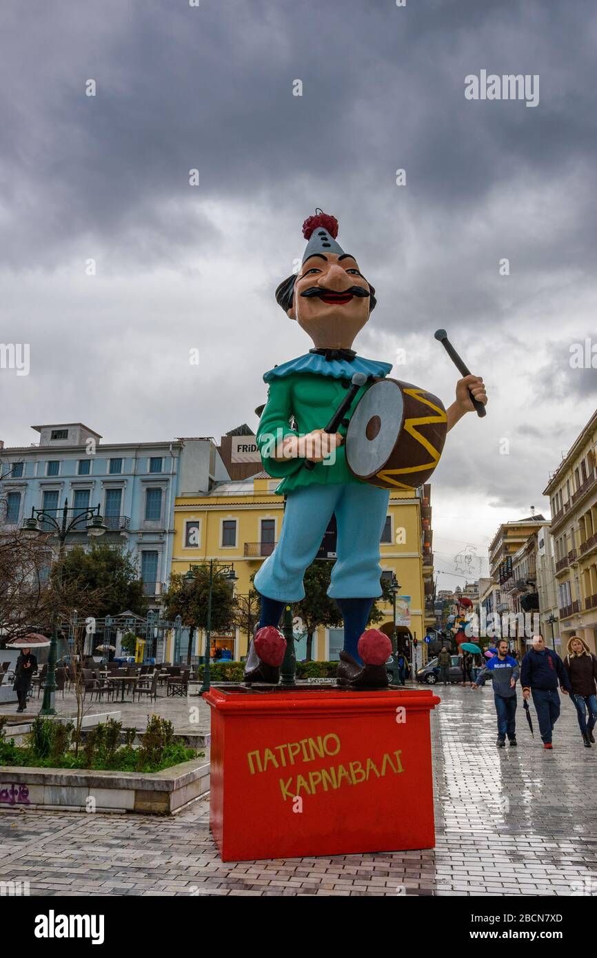 Big Puppets décorant les rues de la ville de Patras pour le célèbre Carnaval de Patras, le plus grand événement de son genre en Grèce et l'un des plus grands de l'UE Banque D'Images