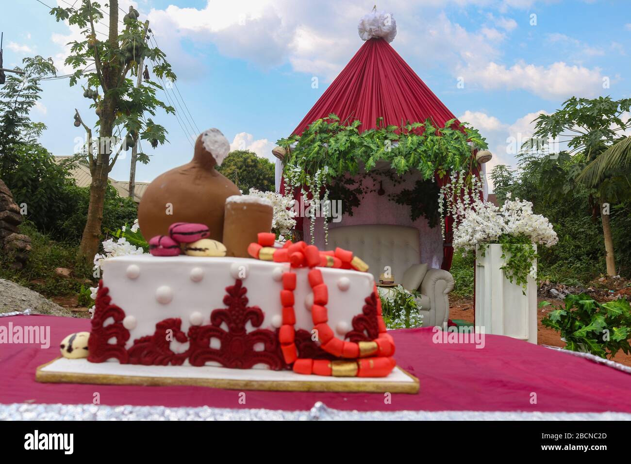 Mariage Afrique Decoration Et Gateau Photo Stock Alamy Mariage Afrique Decoration Et Gateau Photo Stock Alamy