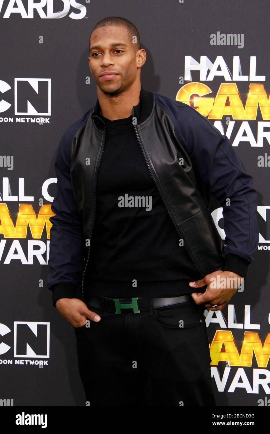18 février 2012, Santa Monica, CA, États-Unis: LOS ANGELES - 18 FÉVR.: Victor Cruz au Carion Network Hall of Game Awards 2012 au Barker Hanger le 18 février 2012 à Santa Monica, CA (Credit image: © Kay Blake/ZUMA Wire) Banque D'Images