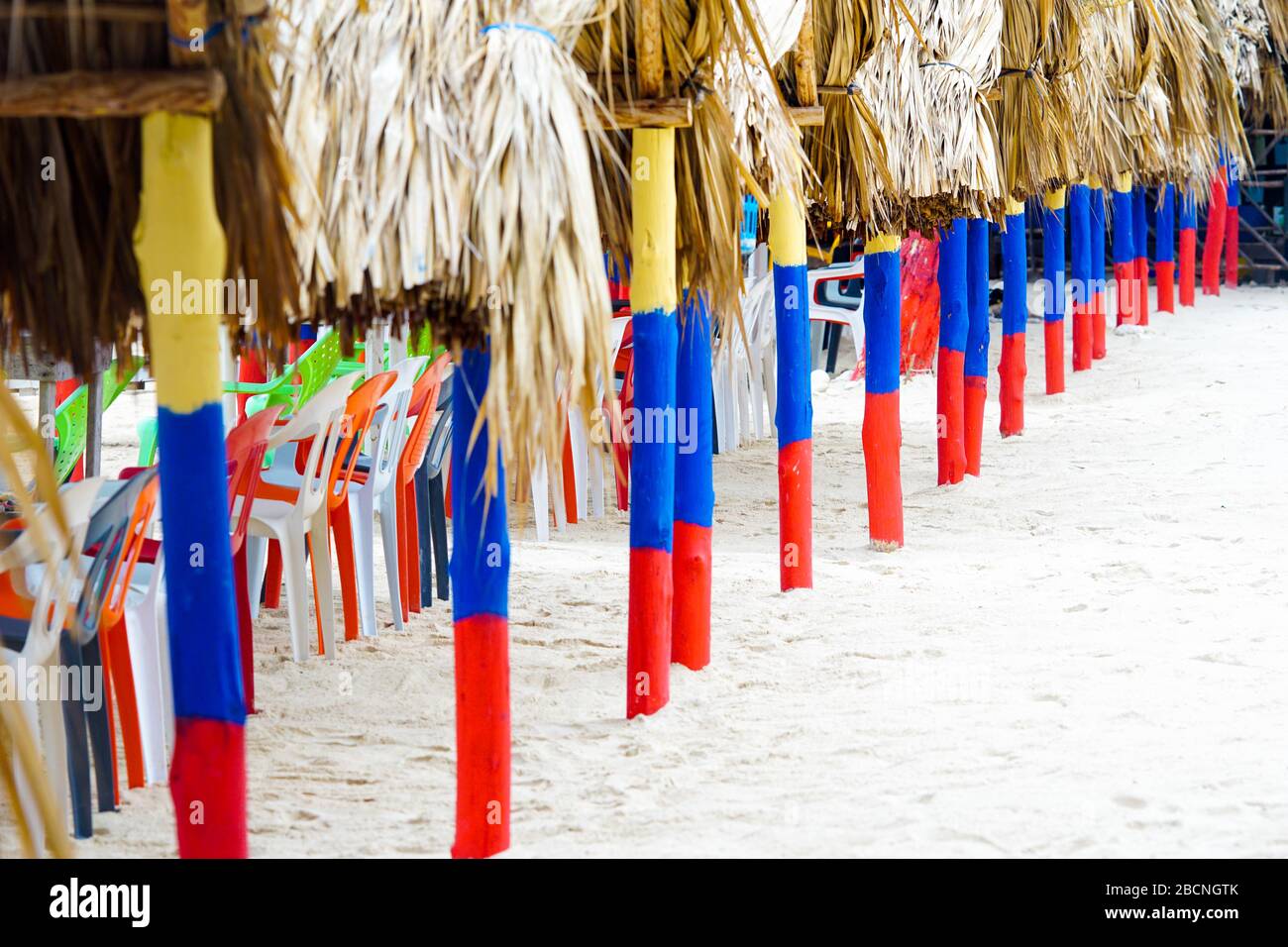 colombie drapeau couleurs et plage vide carthagène colombie Banque D'Images