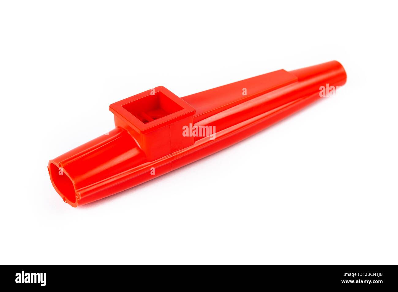 Kazoo rouge, objet d'instrument de musique traditionnel en