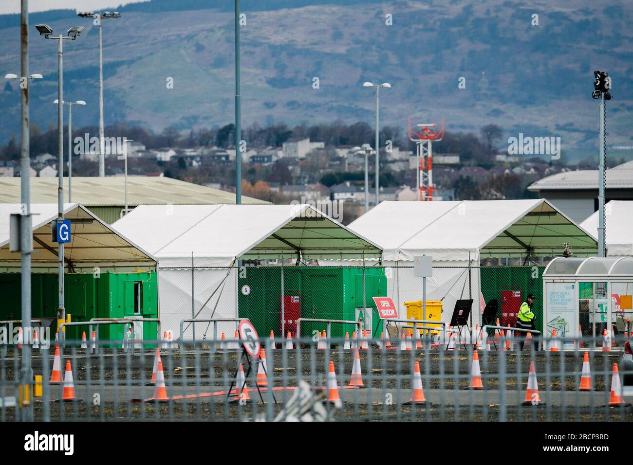 Centre de test de virus Corona à l'aéroport de Glasgow, à Glasgow. Banque D'Images