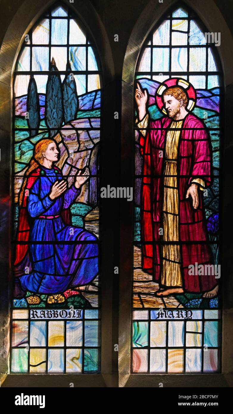 Fenêtre représentant Christ et Marie. Église Saint-Jean-Baptiste, Skelsmergh, Cumbria, Angleterre, Royaume-Uni, Europe. Banque D'Images