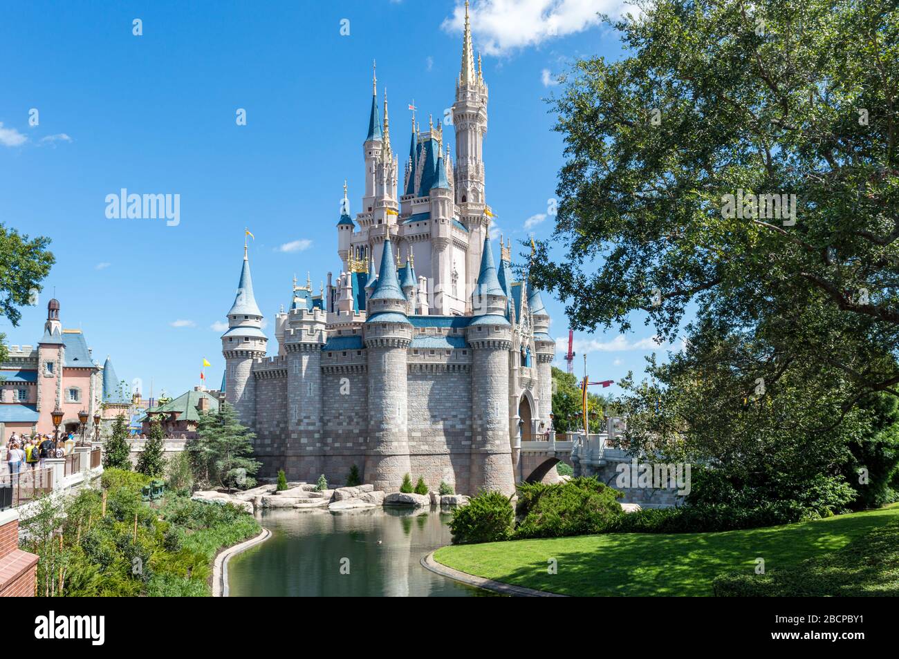 Magic Kingdom Castle, Disney World, Orlando, États-Unis. Le château emblématique du parc à thème Magic Kingdom. Fait partie du Disney World Resort Banque D'Images