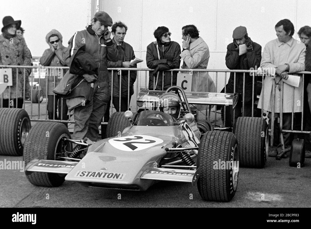 Gerry Birrell, XXVI B.A.R.C. '200' 1971 pages jaunes - Trophée européenne du Mémorial de Jochen Rindt pour pilotes de Formule 2, circuit de Thruxton de la 2e ronde, Andover, Grande-Bretagne Banque D'Images