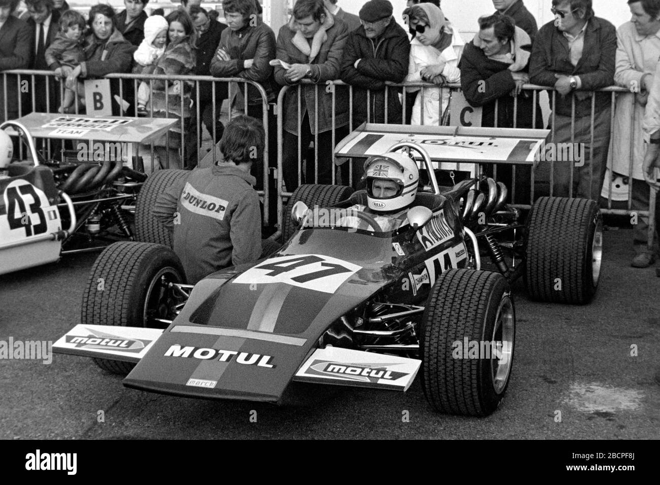 Derek Bell, XXVI B.A.R.C. '200' 1971 pages jaunes - Trophée européenne du Mémorial de Jochen Rindt pour pilotes de Formule 2, circuit de Thruxton de la 2e ronde, Andover, Grande-Bretagne Banque D'Images