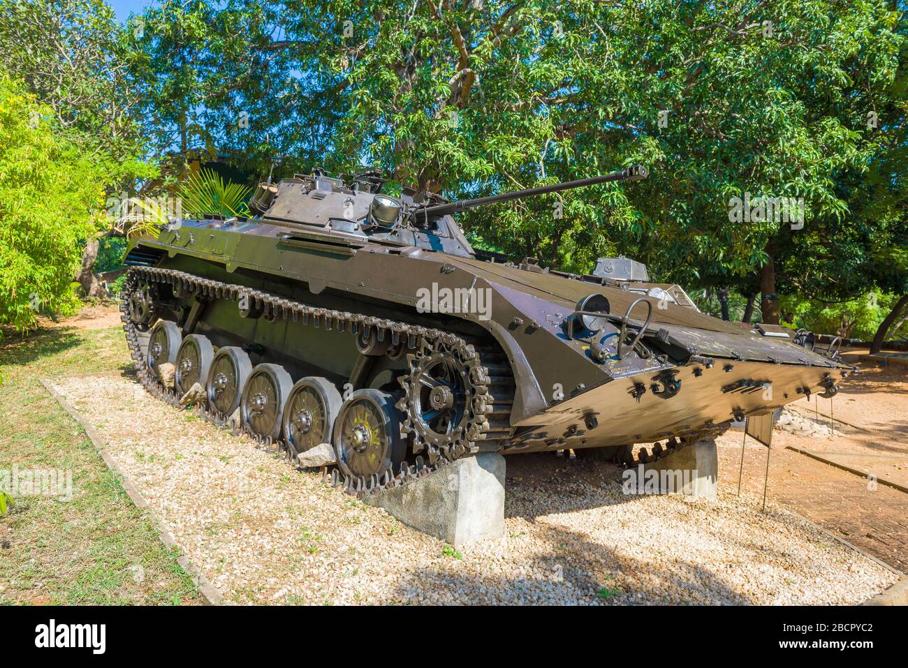 TRINCOMALI, SRI LANKA - 10 FÉVRIER 2020: Véhicule de combat d'infanterie russe - BMP-2 au Musée de la guerre d'Orr Hill Banque D'Images