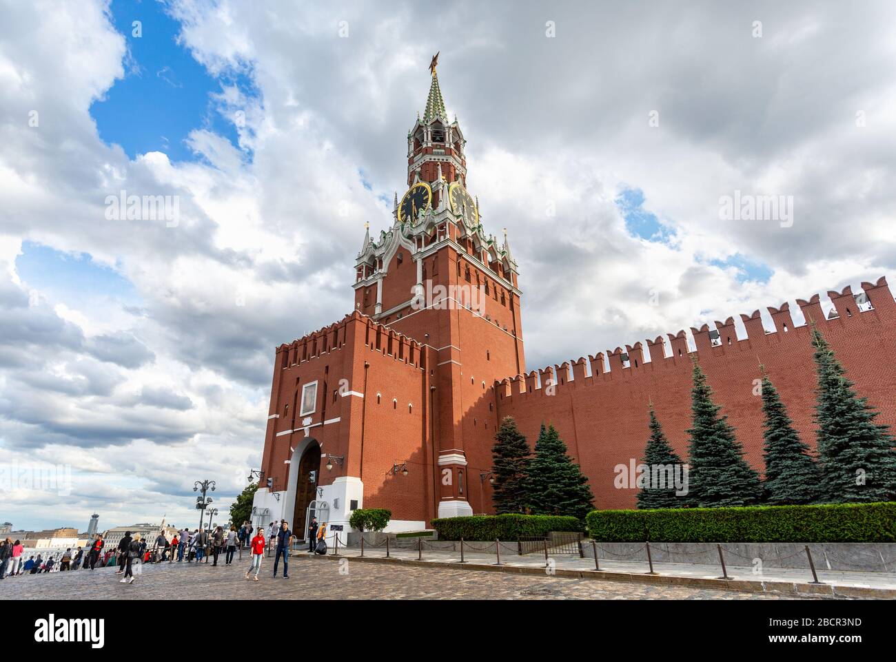 Moscou, Russie - 7 juillet 2019 : vue sur la tour Spasskaya du Kremlin de Moscou depuis la place Rouge en été. Moscou architecture du monde touri Banque D'Images