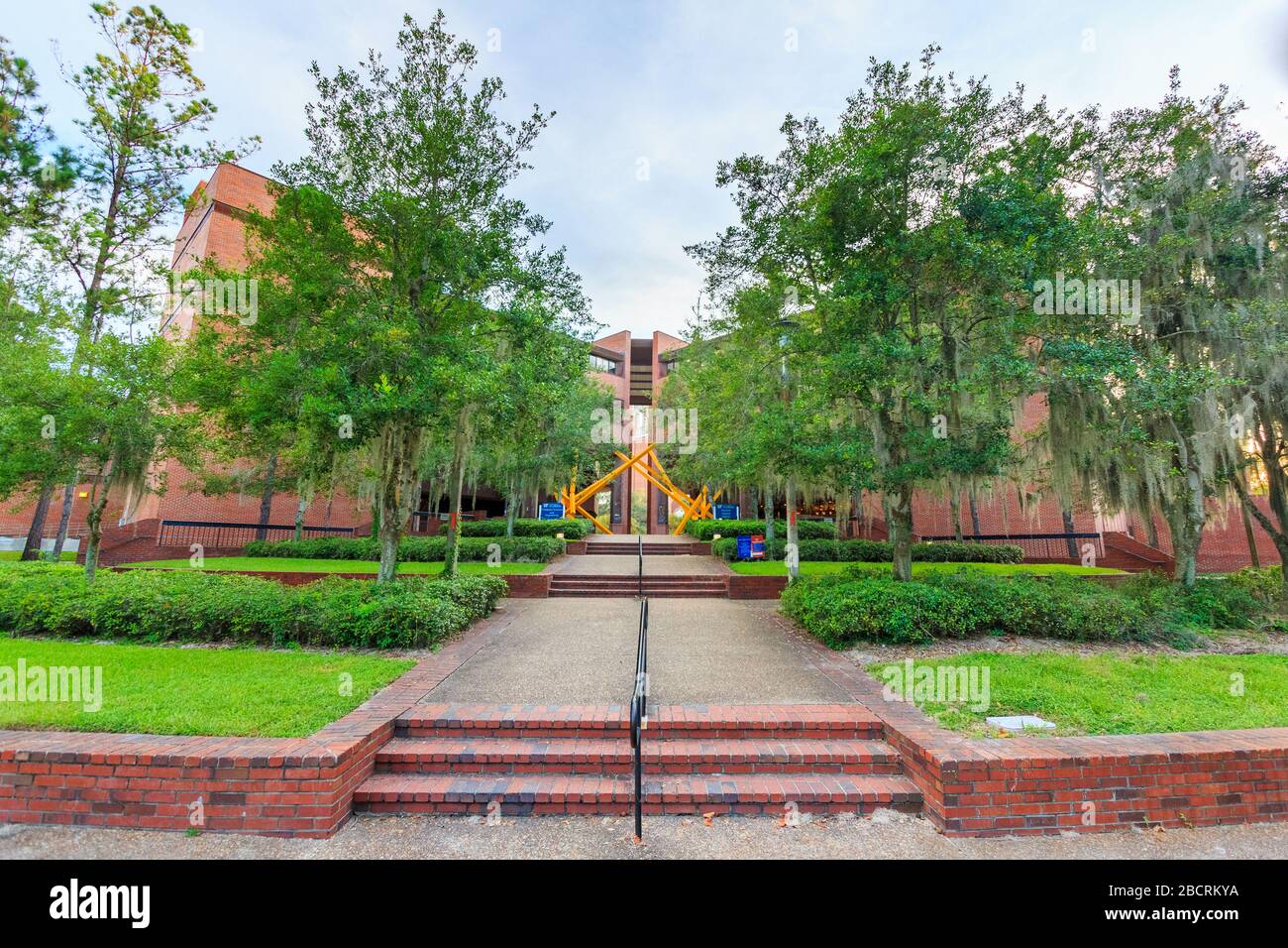 GAINESVILLE, FL, États-Unis - 12 SEPTEMBRE : Marston Science Library et Computer Sciences and Engineering à l'Université de Floride le 12 septembre 2016 Banque D'Images