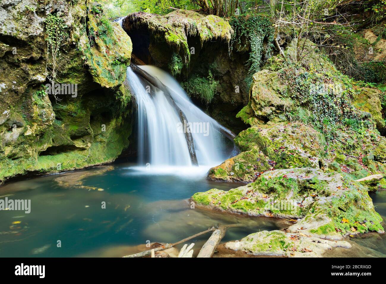 gros plan de la cascade de la Vaioaga, Parc Beusnita Nationak, Roumanie Banque D'Images