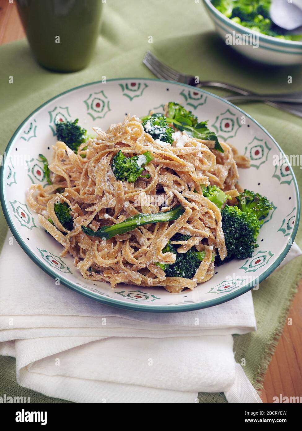 Recette traditionnelle calabraise, pâtes de tagliolini de réglisse avec ...