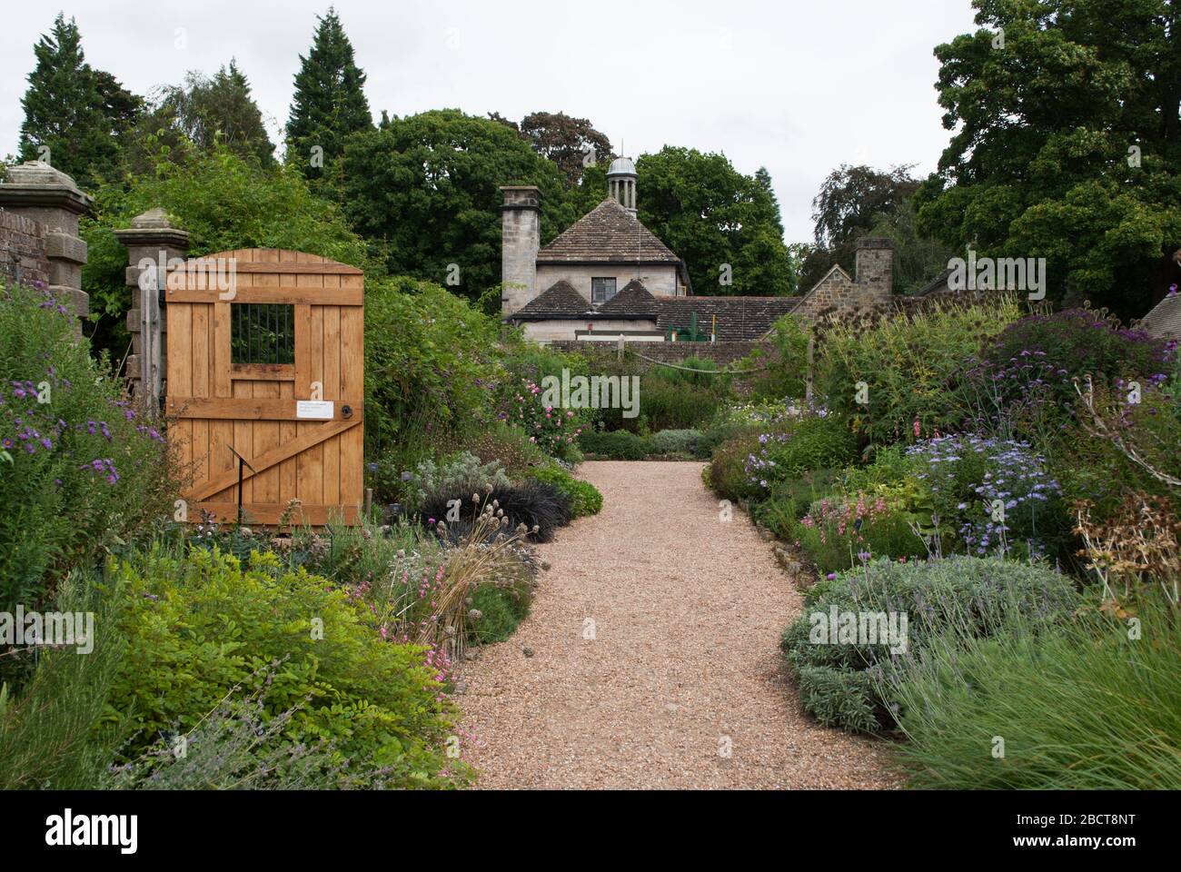 Wakehurst place formel English Garden zat Kew Royal Botanic Gardens, Ardingly, Haywards Heath, Sussex, RH17 6TN Banque D'Images