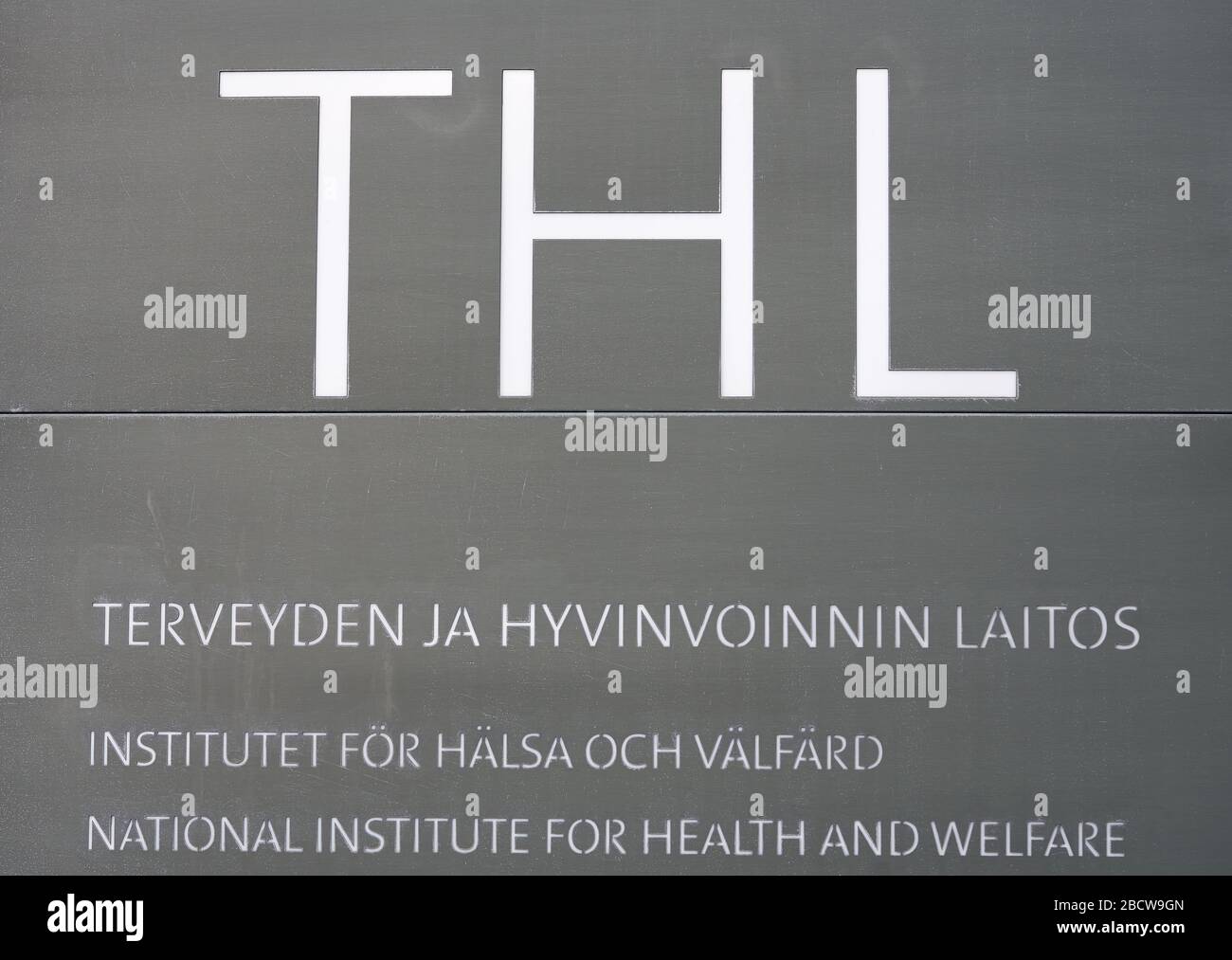 Helsinki, Finlande - 4 avril 2020: Signe de l'Institut national de la santé et du bien-être social (THL). THL est un institut finlandais de recherche et développement TH Banque D'Images