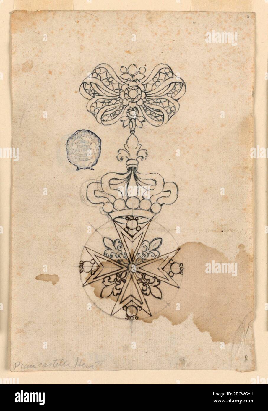 Badge pour une commande. La recherche en ProgressAbove est un noeud papillon avec des pierres précieuses. De là, une couronne se tient sur une croix maltaise. Fleur-de-lys se trouvent dans les escargots entre les bras croisés; perles dans chaque bras. Badge pour une commande Banque D'Images