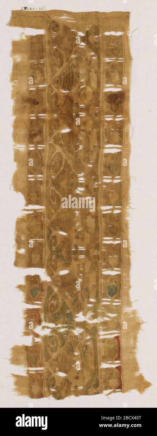 Fragments de bande. Recherche dans ProgressBands d'oiseaux confrontés dans un arrangement de triangles. Fragments de bande Banque D'Images