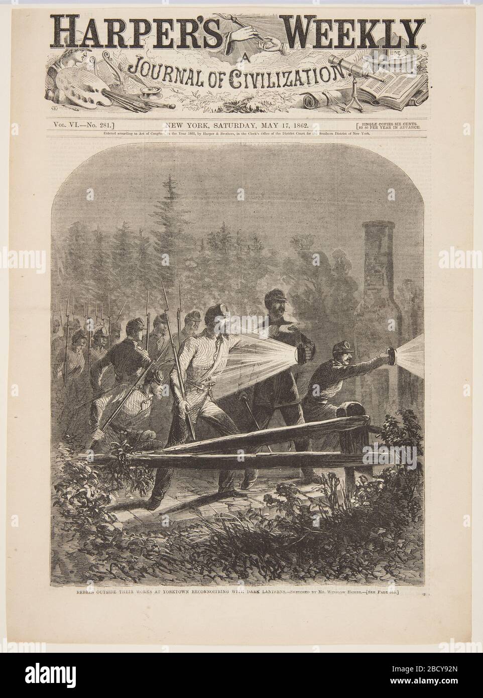 Les rebelles à l'extérieur de leurs œuvres à Yorktown se sont fait reconnaître les chic avec les Lanternes noires. Recherches sur les soldats ProgressConfederate avec fusils et bayonettes. Deux figures dans les lanternes de brillance de premier plan. Clôture en bois en premier plan, et bâtiment et pins en arrière-plan. Les rebelles à l'extérieur de leurs œuvres à Yorktown se sont fait reconnaître les chic avec les Lanternes noires Banque D'Images