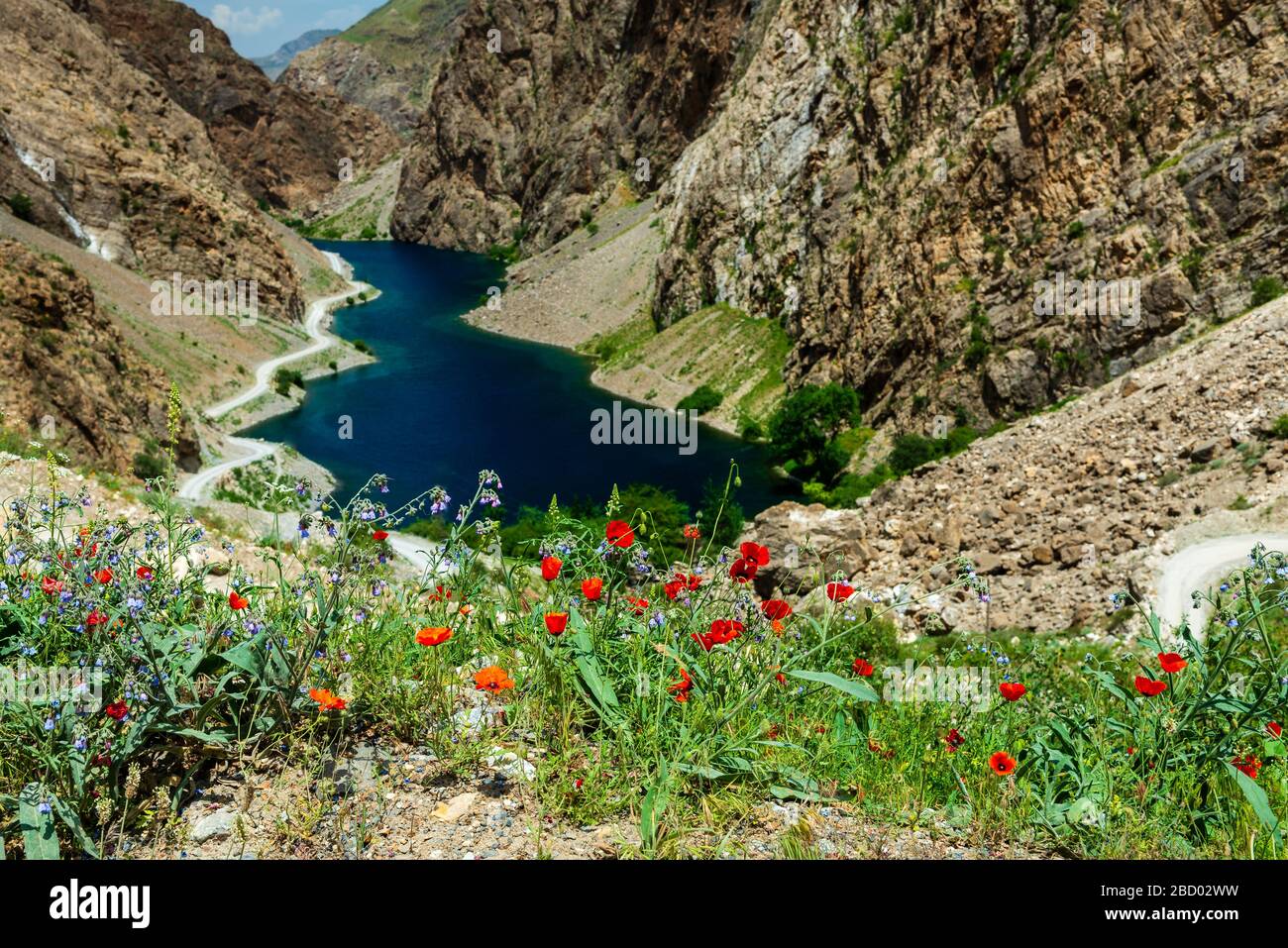 Le magnifique lac sept trekking destination. Vue sur le lac numéro un de la montagnes du ventilateur au Tadjikistan, en Asie centrale. Banque D'Images