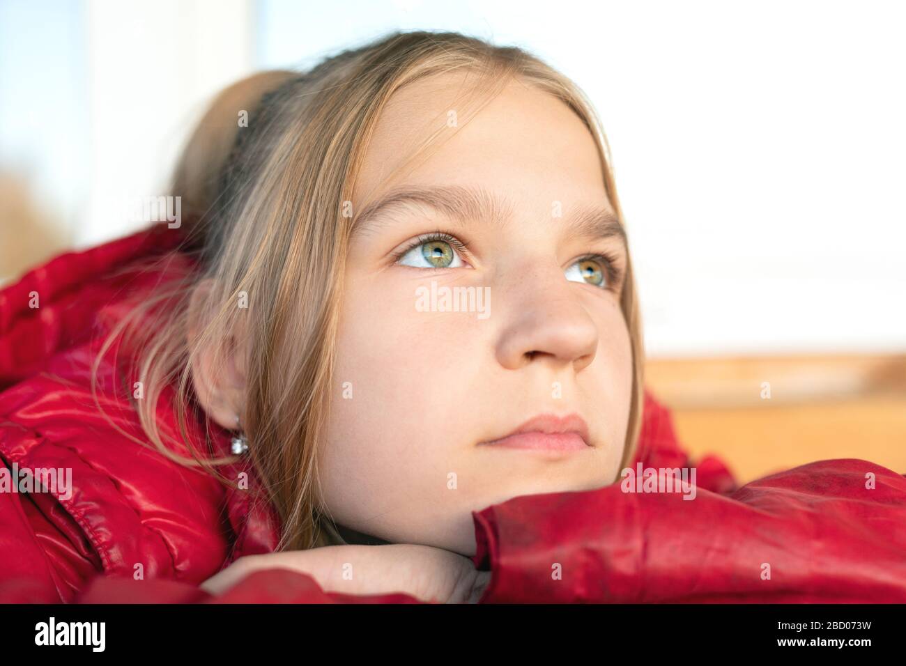 Blonde Aux Yeux Verts Banque D Image Et Photos Alamy