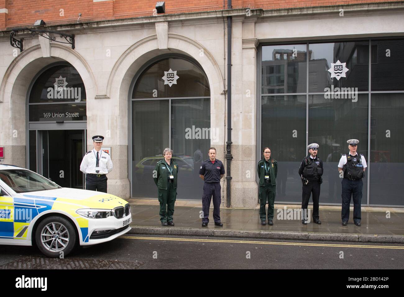 Les services d'urgence qui suivent une formation au quartier général de la Brigade d'incendie de Londres à Southwark dans le cadre de la nouvelle initiative de l'équipe d'intervention pandémique multi-agences. Le PSMART a été mis en place pour aider les collègues de la santé à gérer les décès excessifs à Londres pendant l'épidémie de coronavirus. Photo PA. Date de l'image: Lundi 6 avril 2020. Voir l'histoire de PA SANTÉ Coronavirus. Crédit photo devrait lire: Stefan Rousseau/PA Wire Banque D'Images
