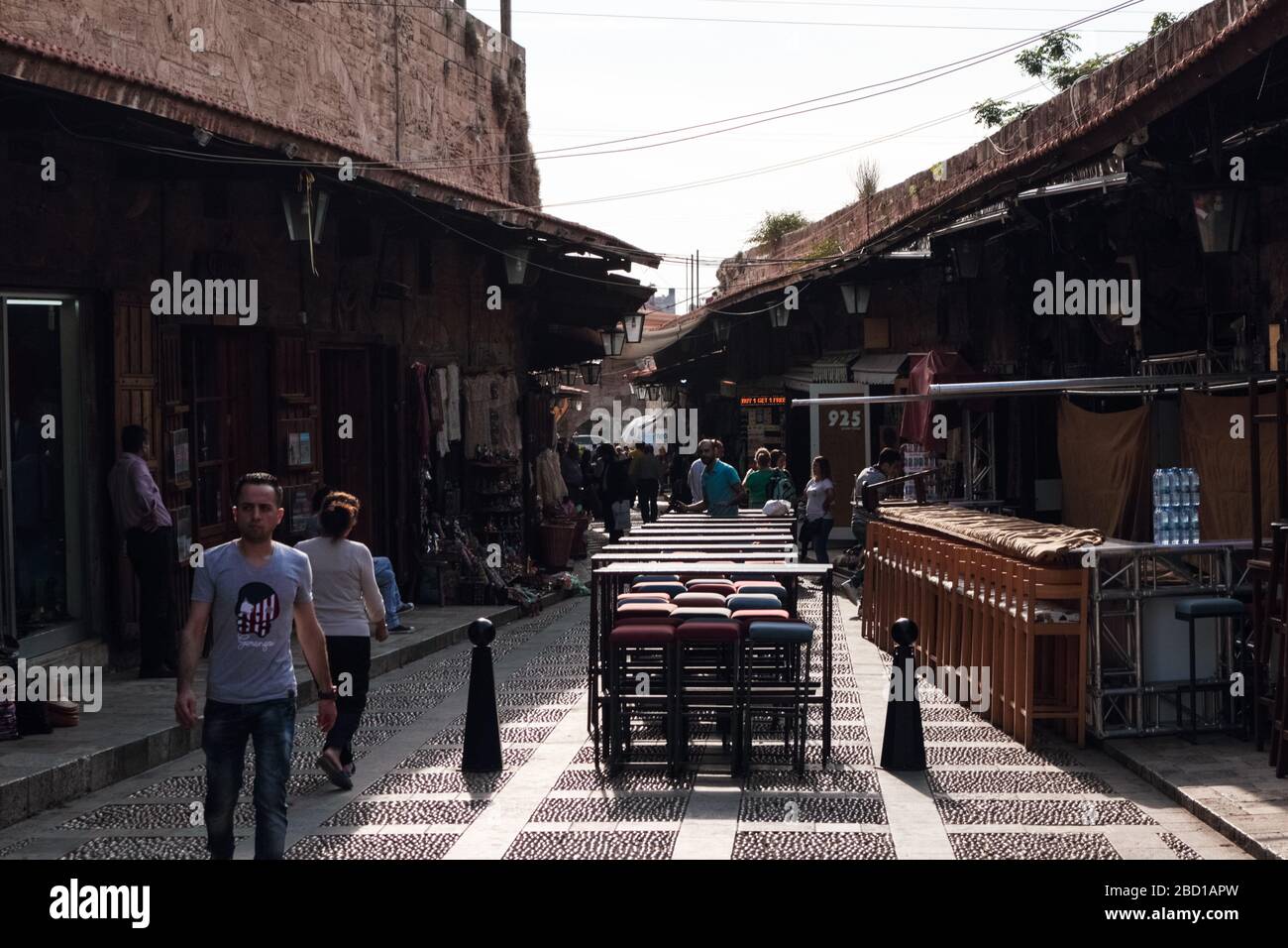 Byblos, Liban - 12 mai 2017 : entrée au marché local de Byblos. Banque D'Images