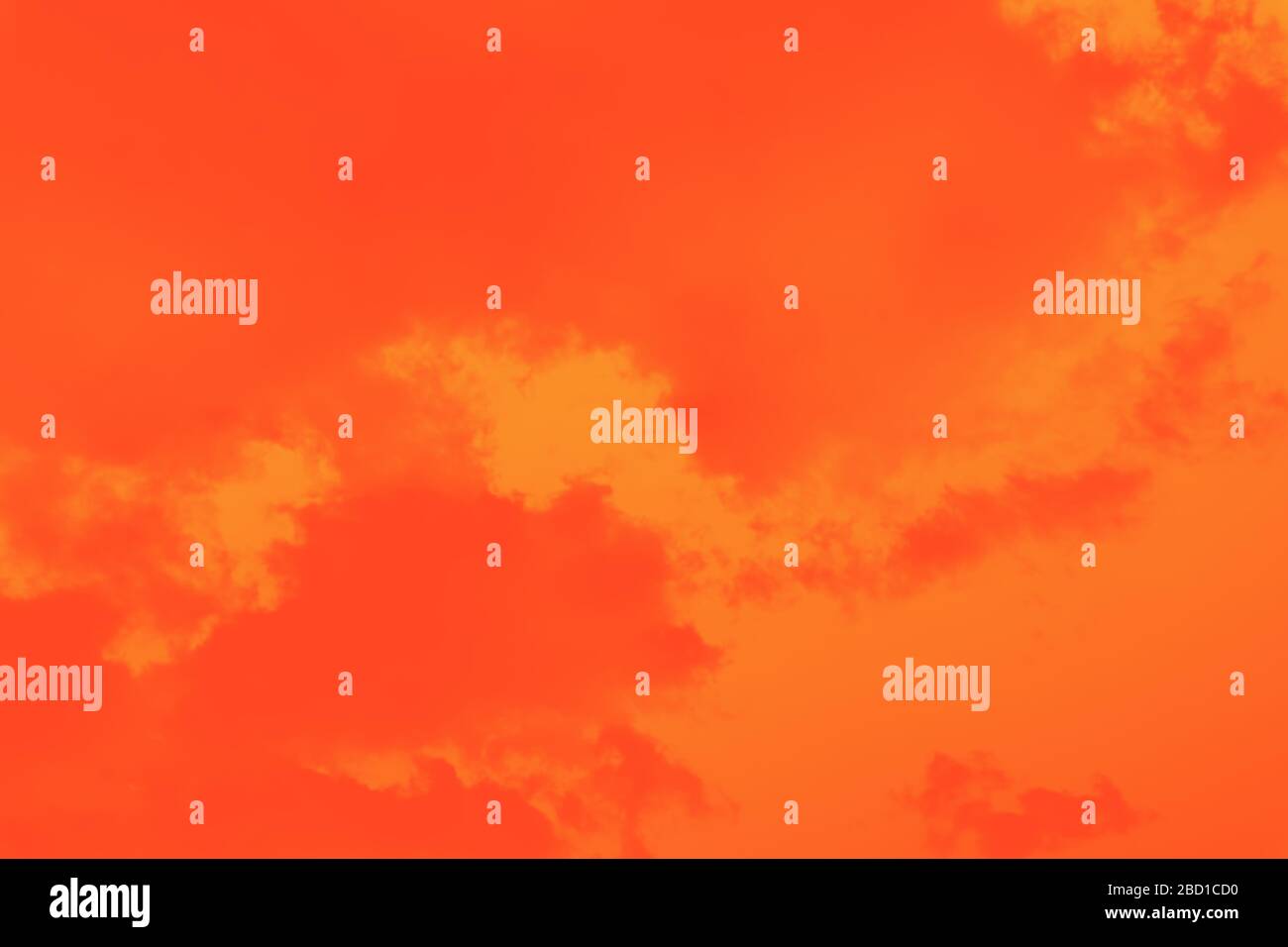 Magnifique fond de ciel, tons de lave orange et luxuriante Banque D'Images