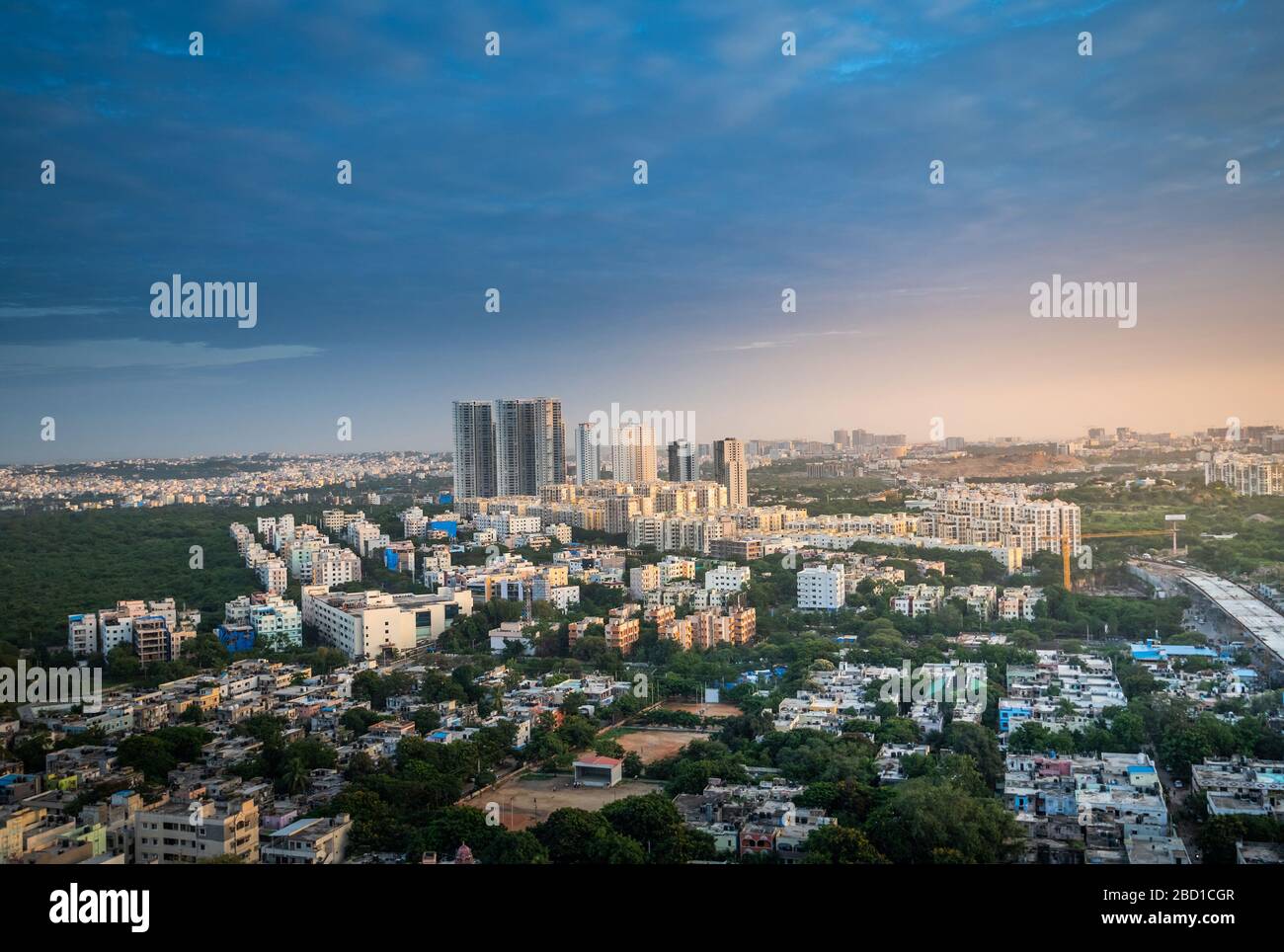 Les bâtiments de la ville de Hyderabad et les gratte-ciel de l'Inde Banque D'Images