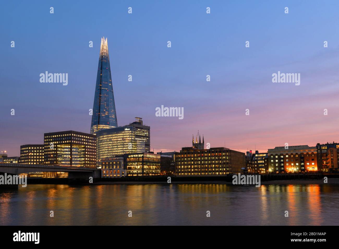 Le Shard au coucher du soleil, Londres, Angleterre, Royaume-Uni, Europe Banque D'Images