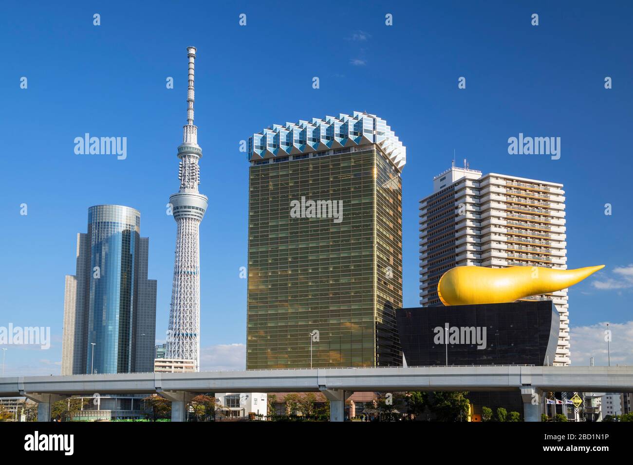 Tokyo Skytree et Asahi Breweries Tower, Tokyo, Honshu, Japon, Asie Banque D'Images